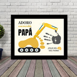Esta manualidad de Huella de Mano y Pie para el Día del Padre es perfecta para el Papá Constructor que adora los regalos hechos con las huellitas de su pequeño: ¡crecen tan rápido!