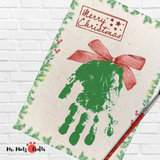 If you’re looking for a personalized Christmas gift your kids can make, try these handprint craft! This Merry Christmas handprint keepsake is perfect to use as a Christmas card made by the kids for family and friends.