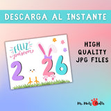 Imprimible de Pascua 2026 “Feliz Páscoa” para niños, ideal como manualidad en casa o en el aula. El diseño presenta una huella de mano en forma de pollito, orejas de conejo sobre el número dos, césped decorativo y flores de colores. Perfecto para celebrar Pascua con actividades creativas y educativas en preescolar, jardín o educación infantil. Incluye dos formatos JPG: A4 y carta.